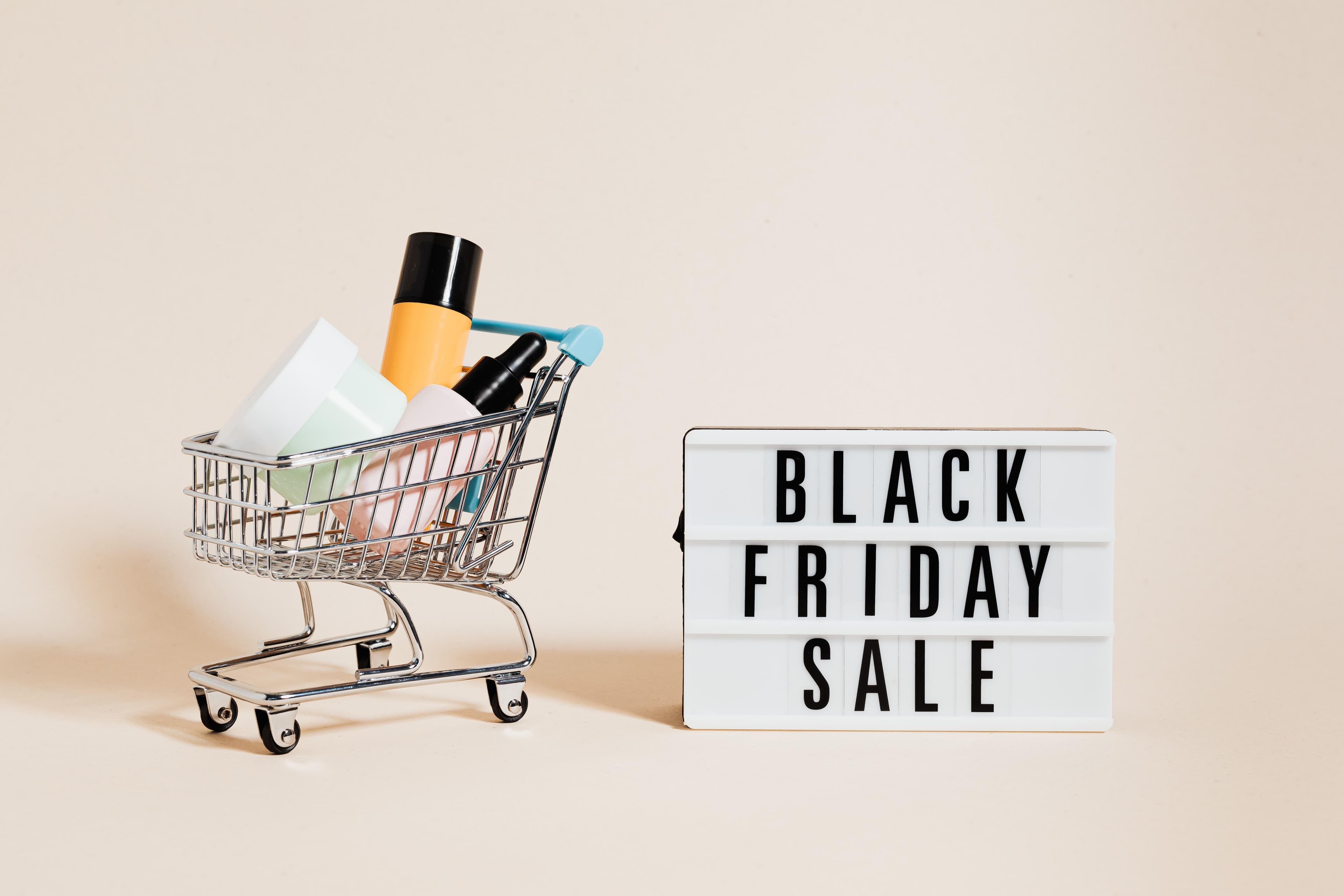 11 Unique Ways for Shopify Stores to Leverage Influencers in Their Black Friday Cyber Monday Marketing Strategy